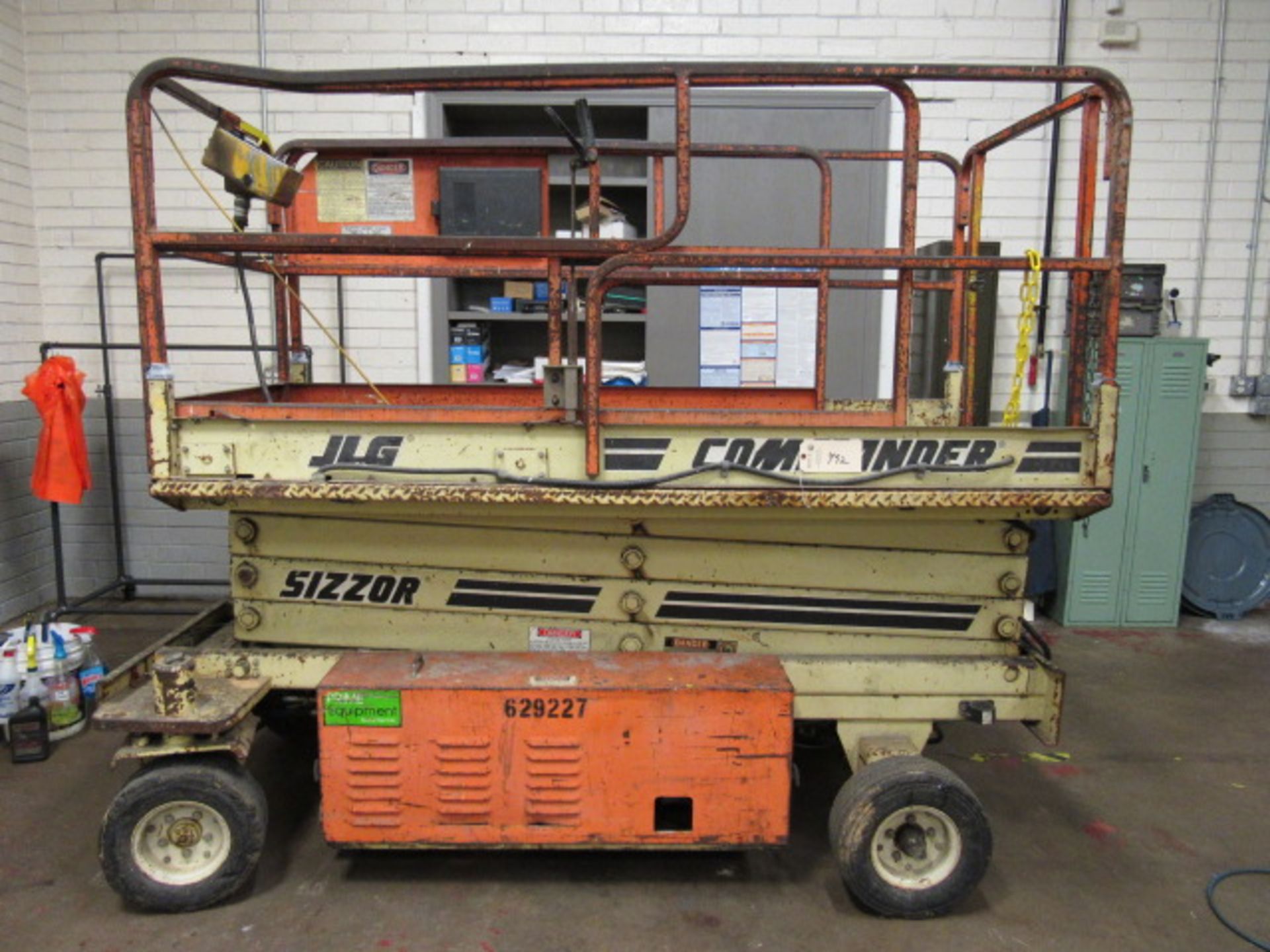 JLG Commander Sizzor CM-2546 Scissor Lift - Image 2 of 7