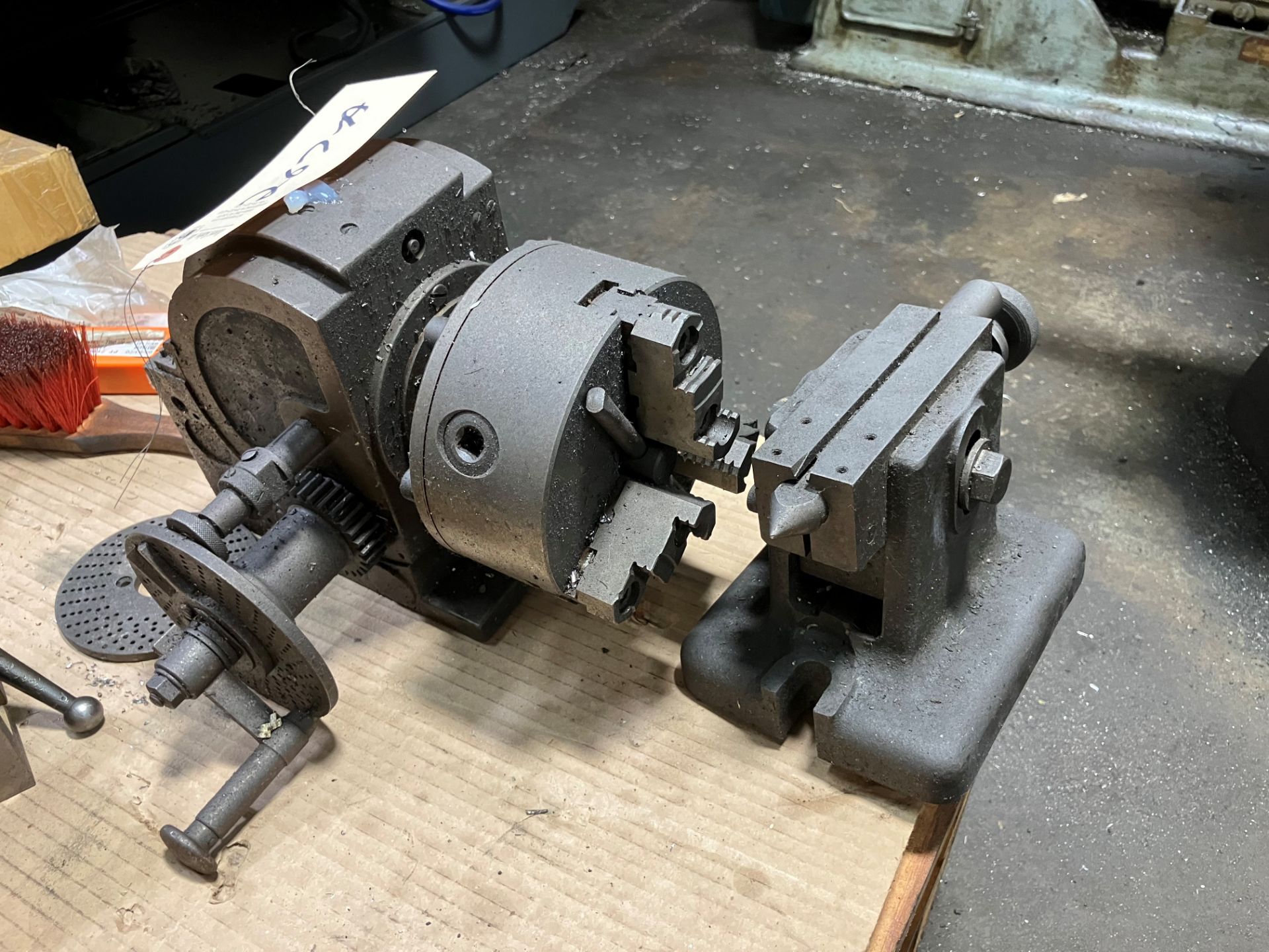 Dividing Head with Tailstock