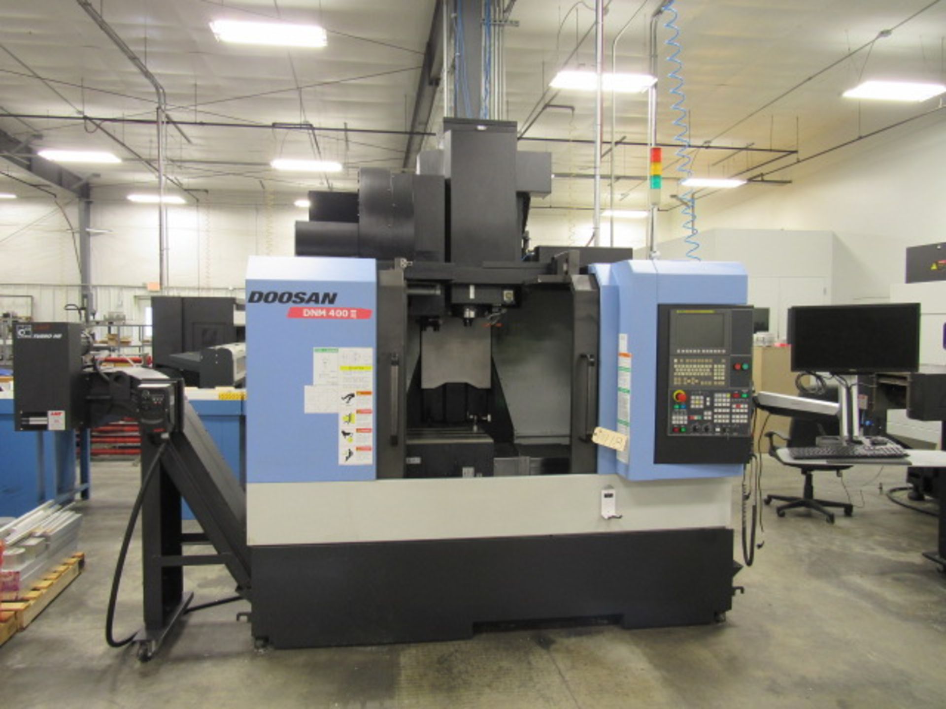 Doosan DNM400II CNC Vertical Machining Center with 36.2'' x 17.1'' Table, Big Plus #40, Spindle