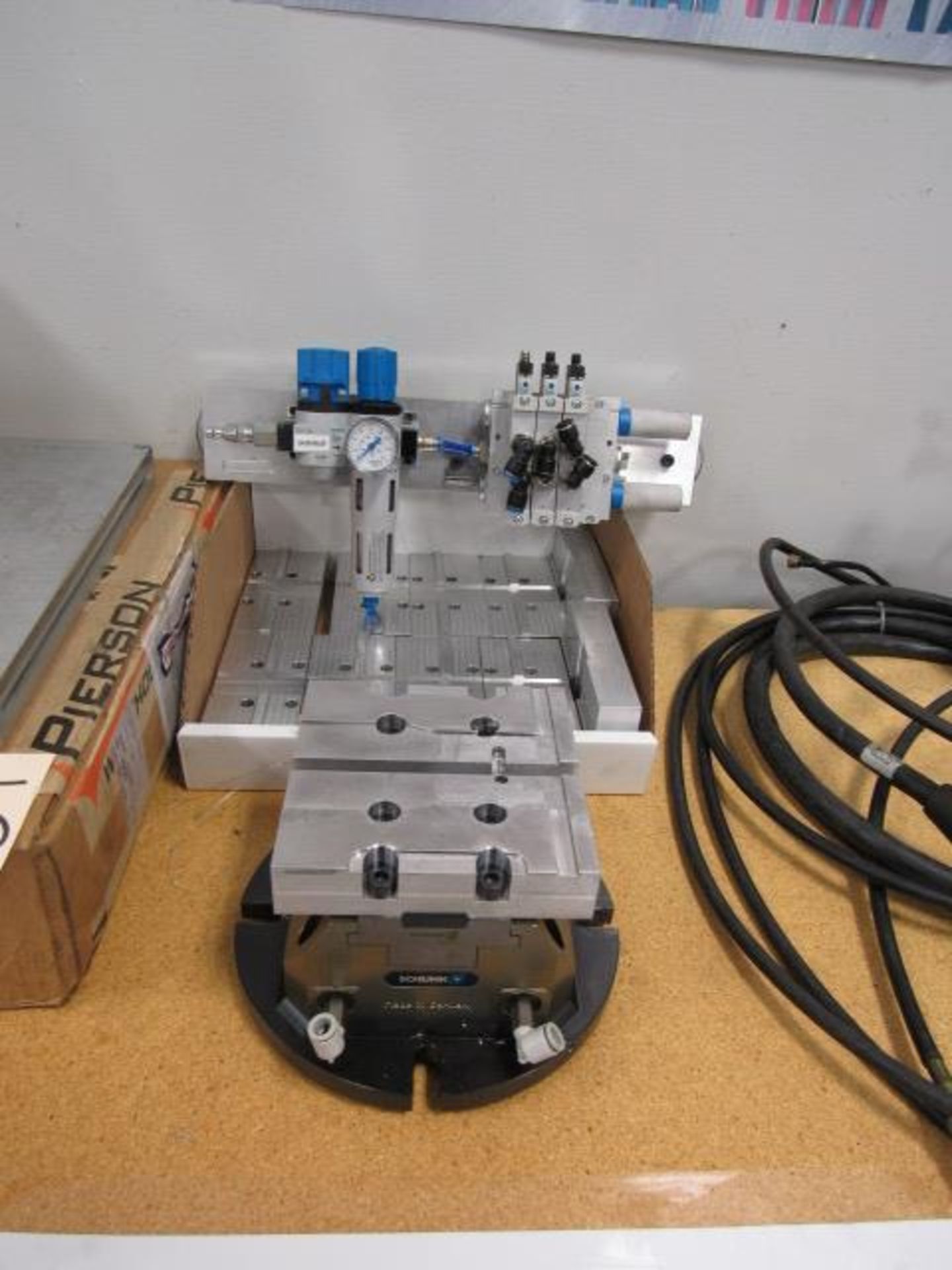 Schunk PGS3-140 Pneumatic 5-Axis Vise with Gauges & Jaws, sn:1452817