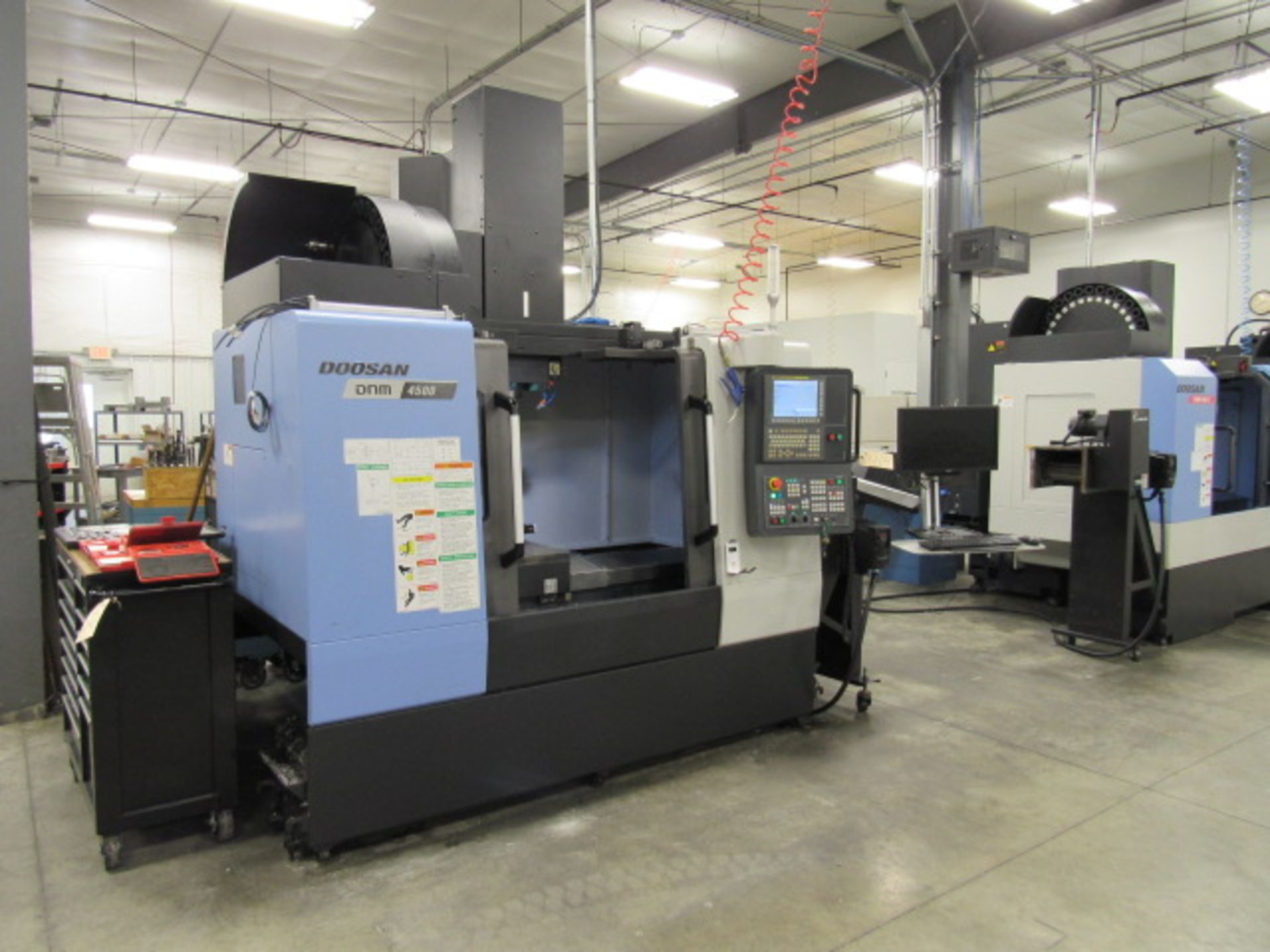 Doosan DNM 4500 CNC Vertical Machining Center with 39.4'' x 17.7'' Tables, Big Plus #40, Spindle - Image 5 of 8