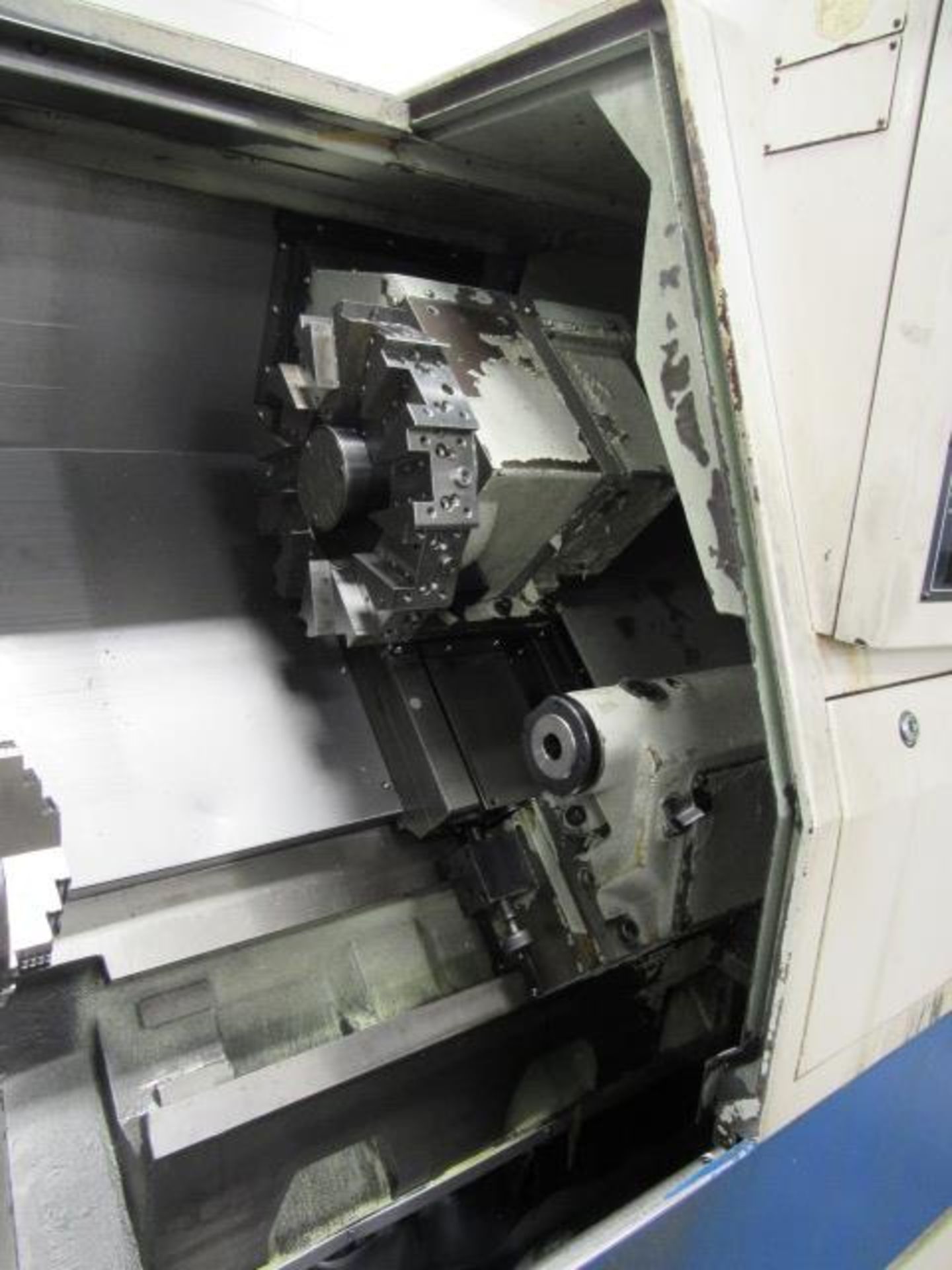Daewoo Puma 200C CNC Turning Centers with 8'' 3-Jaw Chucks, 21'' Swing x 26.3'' Centers, Spindle - Image 4 of 8
