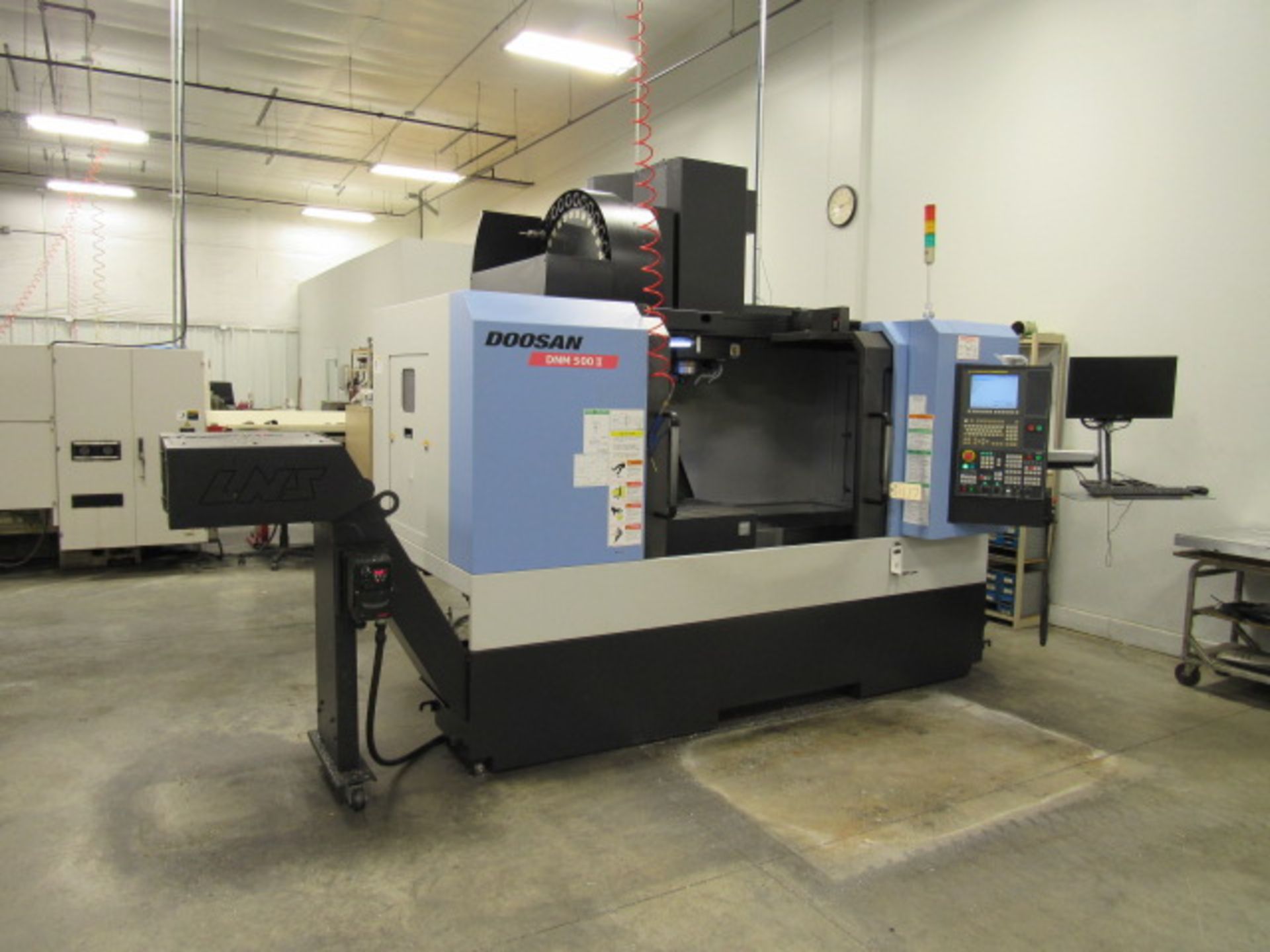 Doosan DNM 500 II CNC Vertical Machining Centers with 47.2'' x 21.2'' Tables, Big Plus #40, - Image 5 of 9
