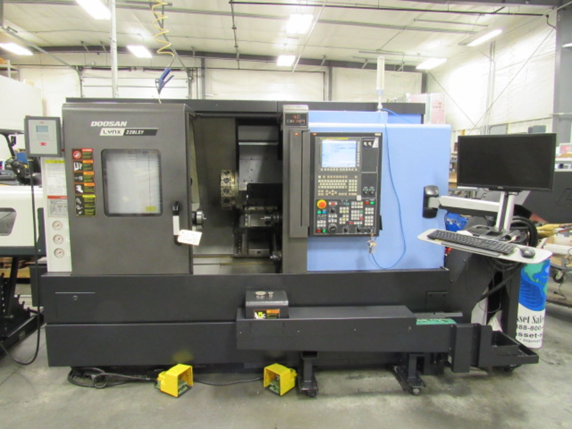 Doosan Lynx 220LSY CNC Turning Center with Sub Spindle, Y-Axis, & Live Milling, Collet Chuck (Main), - Bild 8 aus 8