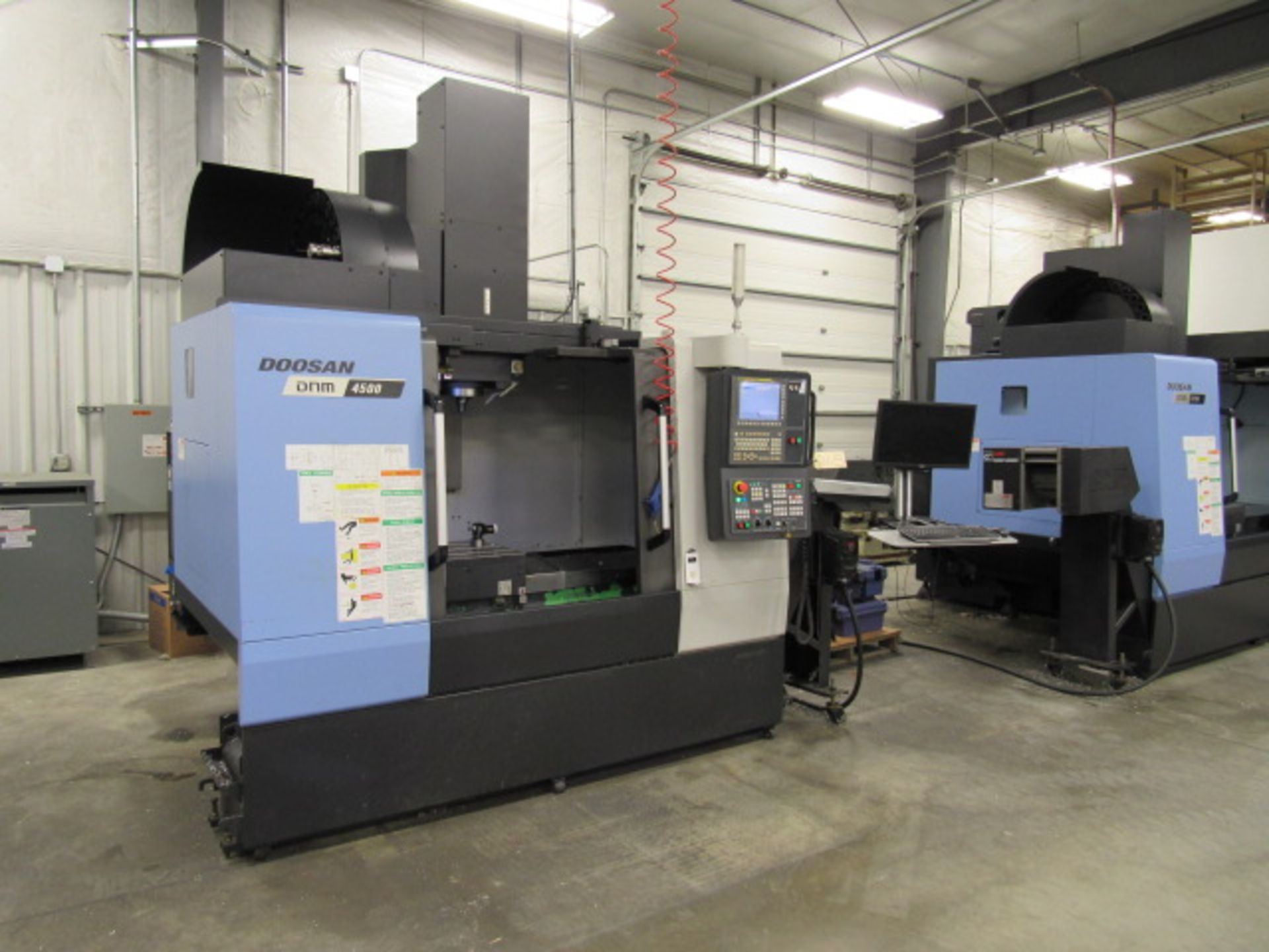 Doosan DNM 4500 CNC Vertical Machining Center with 39.4'' x 17.7'' Tables, Big Plus #40, Spindle - Image 5 of 9