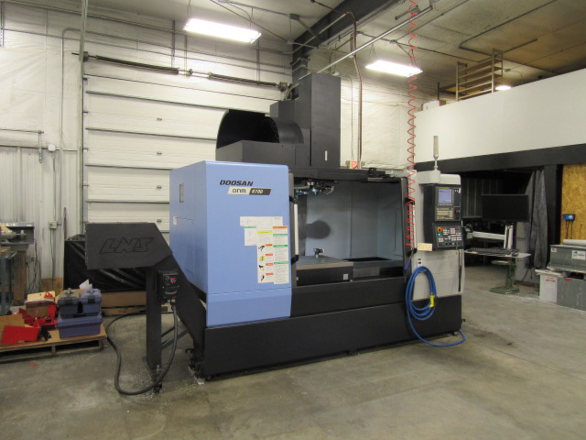 Doosan DNM 6700 CNC Vertical Machining Center with 59.1'' x 26.4'' Table, Big Plus #40, Spindle - Image 5 of 9
