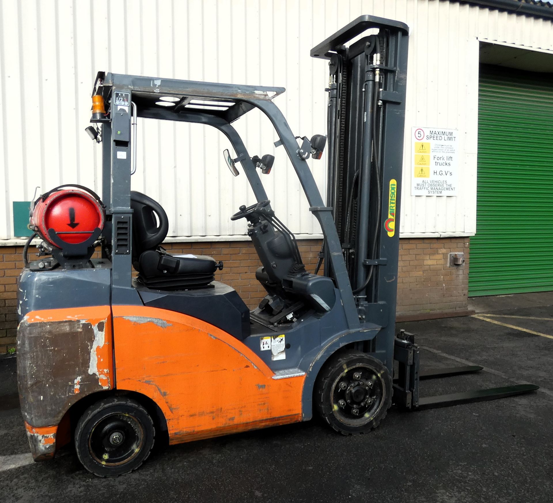 Artison Gas Powered Fork Lift Truck.