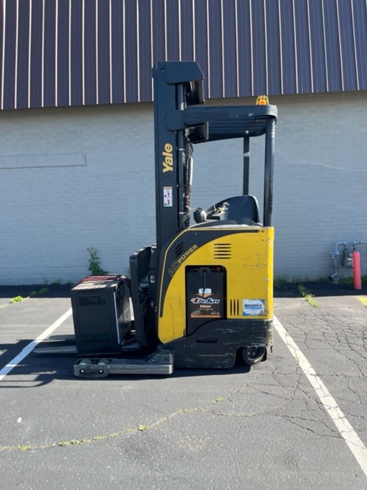 Yale NR040DB Reach Truck Auction