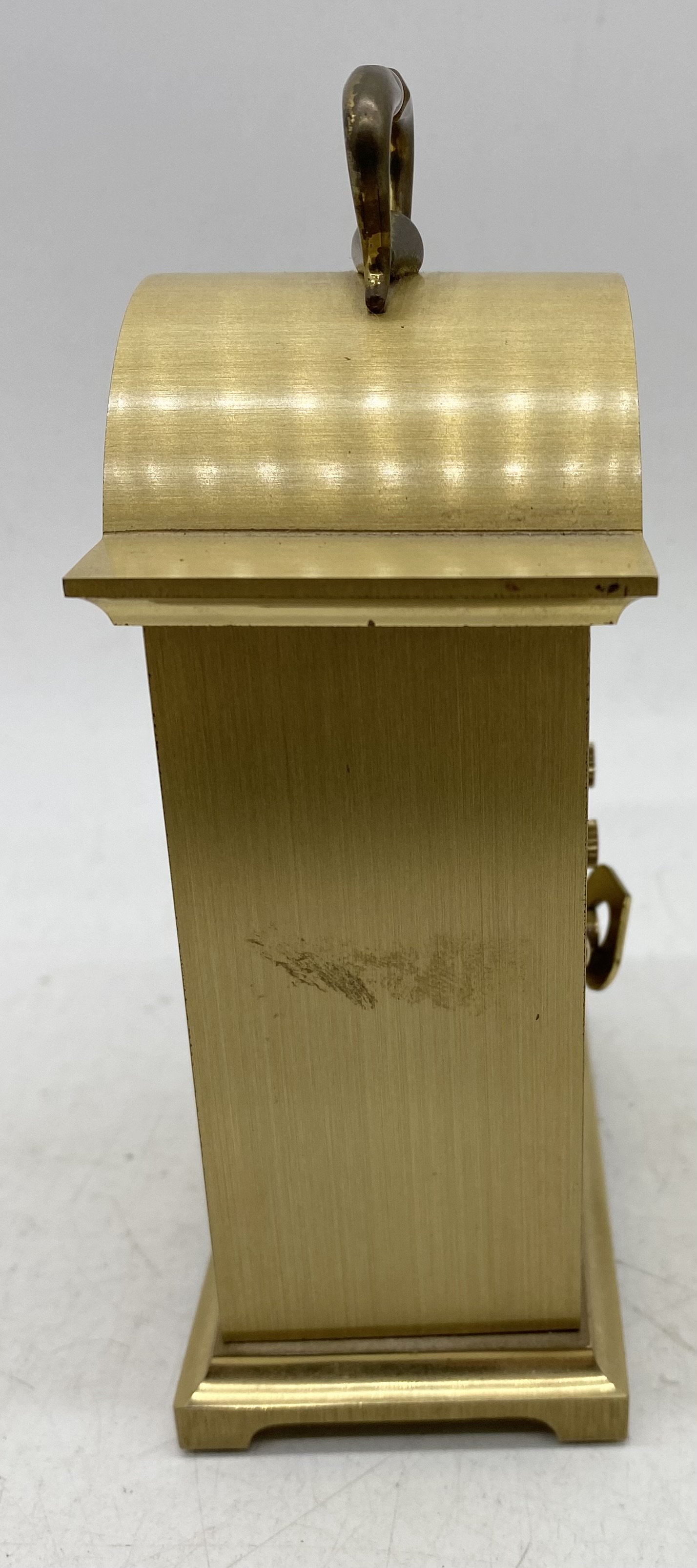 An Elliott of London small bracket clock in oak case along with a brass Swiza alarm clock - Image 8 of 9