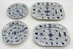 Four Worcester blue and white dishes in the Hundred Antiques pattern with pseudo Chinese character