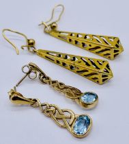 Two pairs of 9ct gold drop earrings, total weight 5.5g