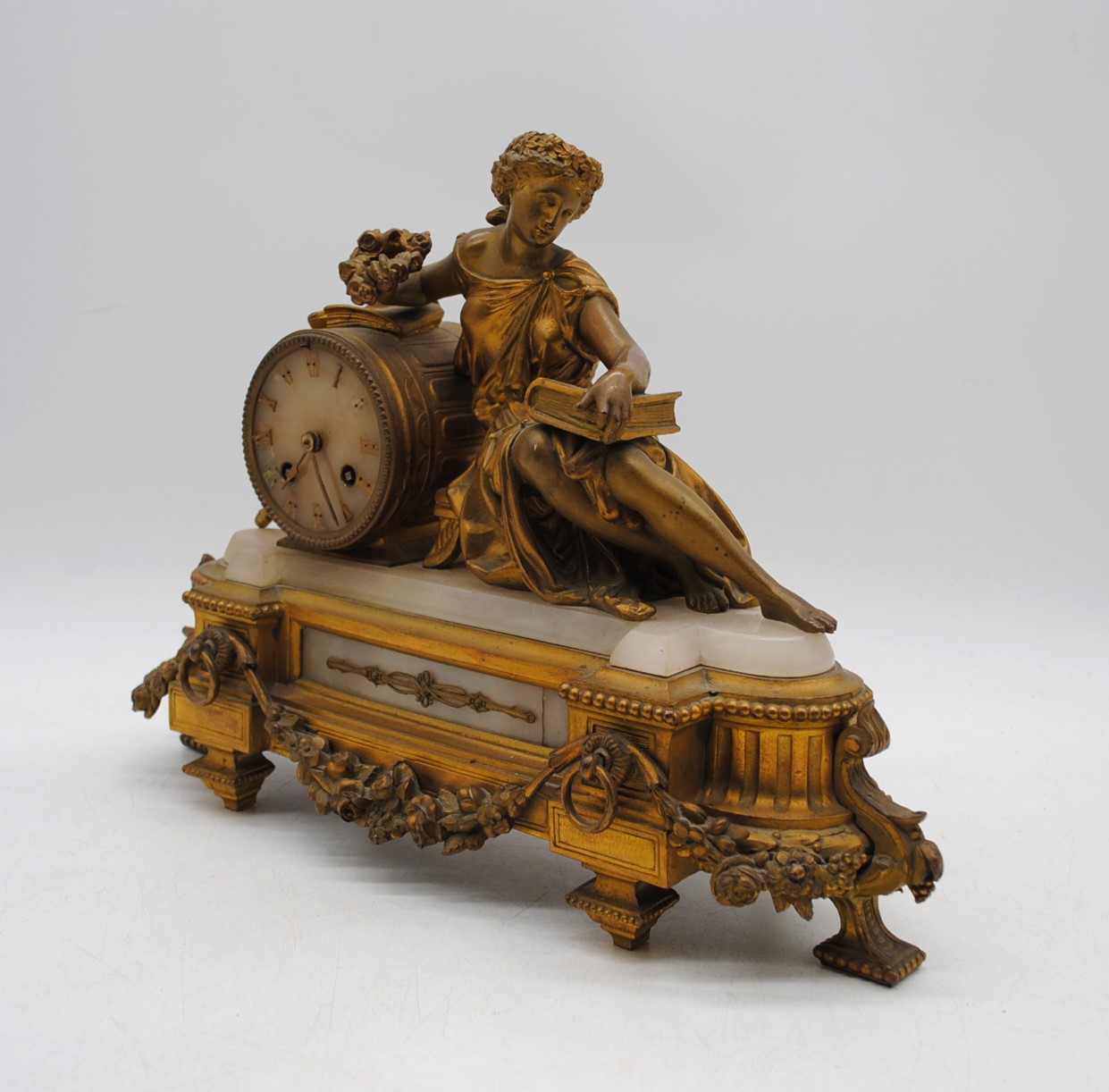 A French Classical style gilded and marble mantel clock, with key - Image 5 of 9