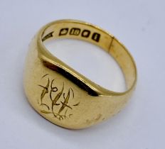 An 18ct gold signet ring, weight 7.6g, size K 1/2