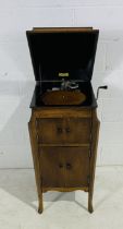 A Clumber gramophone in oak cabinet