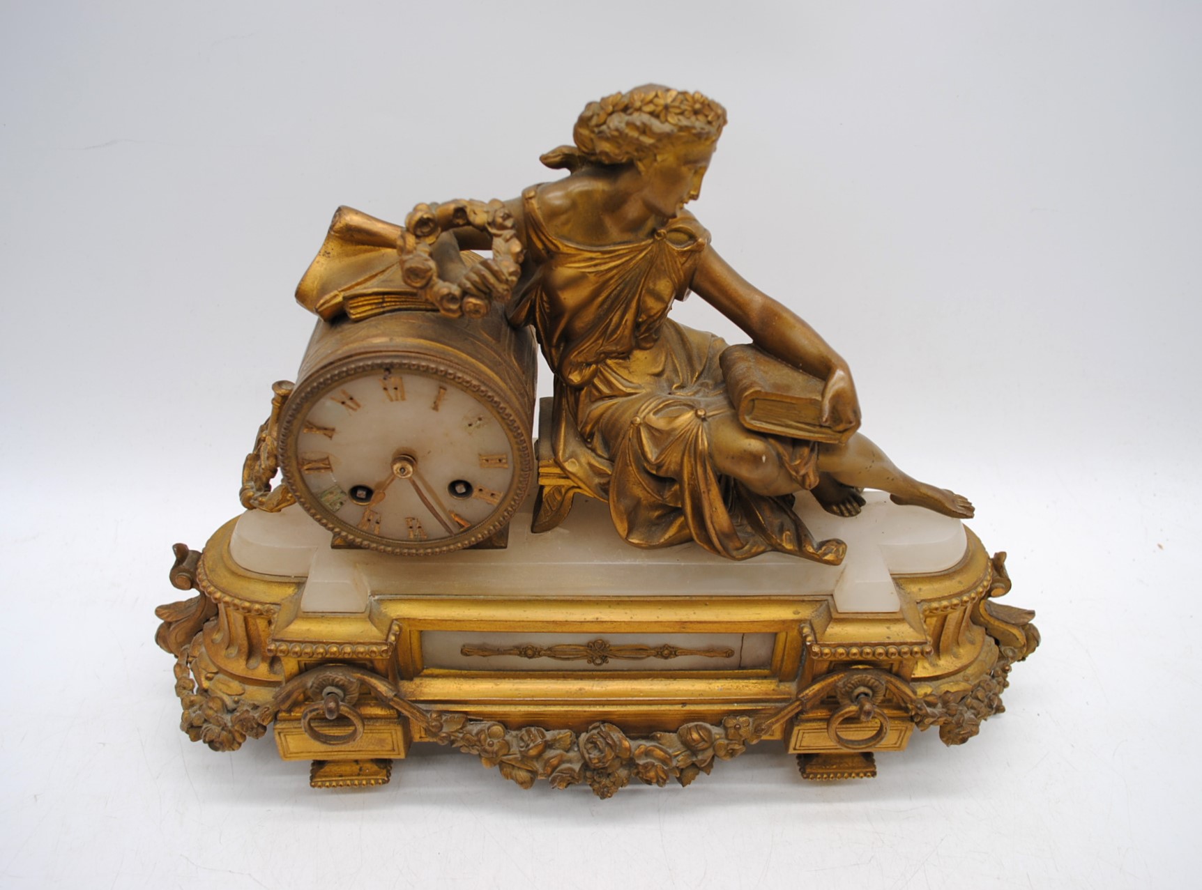 A French Classical style gilded and marble mantel clock, with key - Image 2 of 9