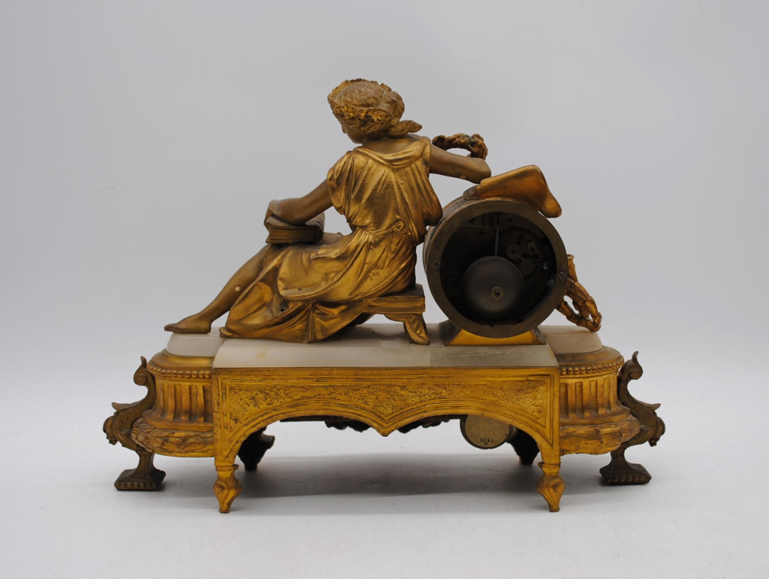 A French Classical style gilded and marble mantel clock, with key - Image 7 of 9