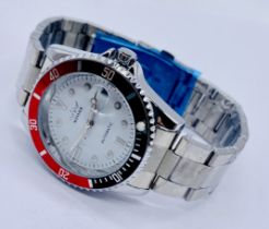 A "Winner" automatic divers style stainless steel wristwatch