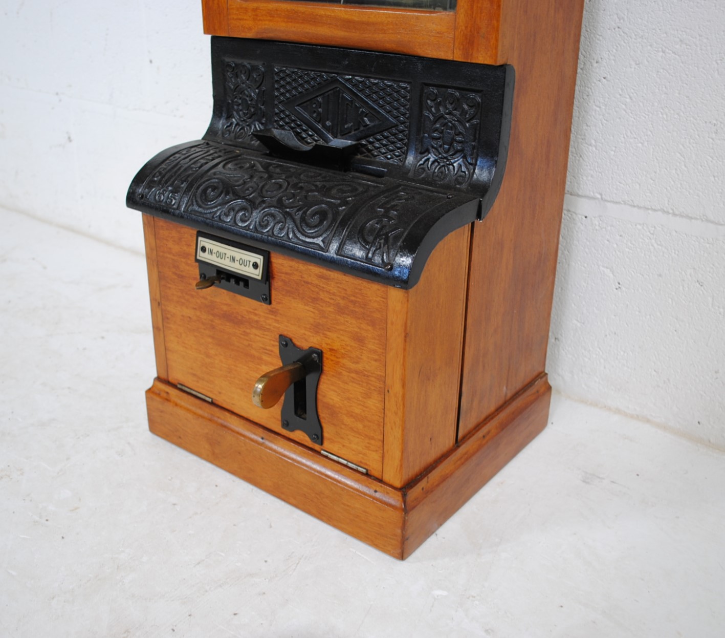 A Blick Time Recorder oak cased clocking in machine, with key and pendulum - length 34cm, depth - Image 7 of 15