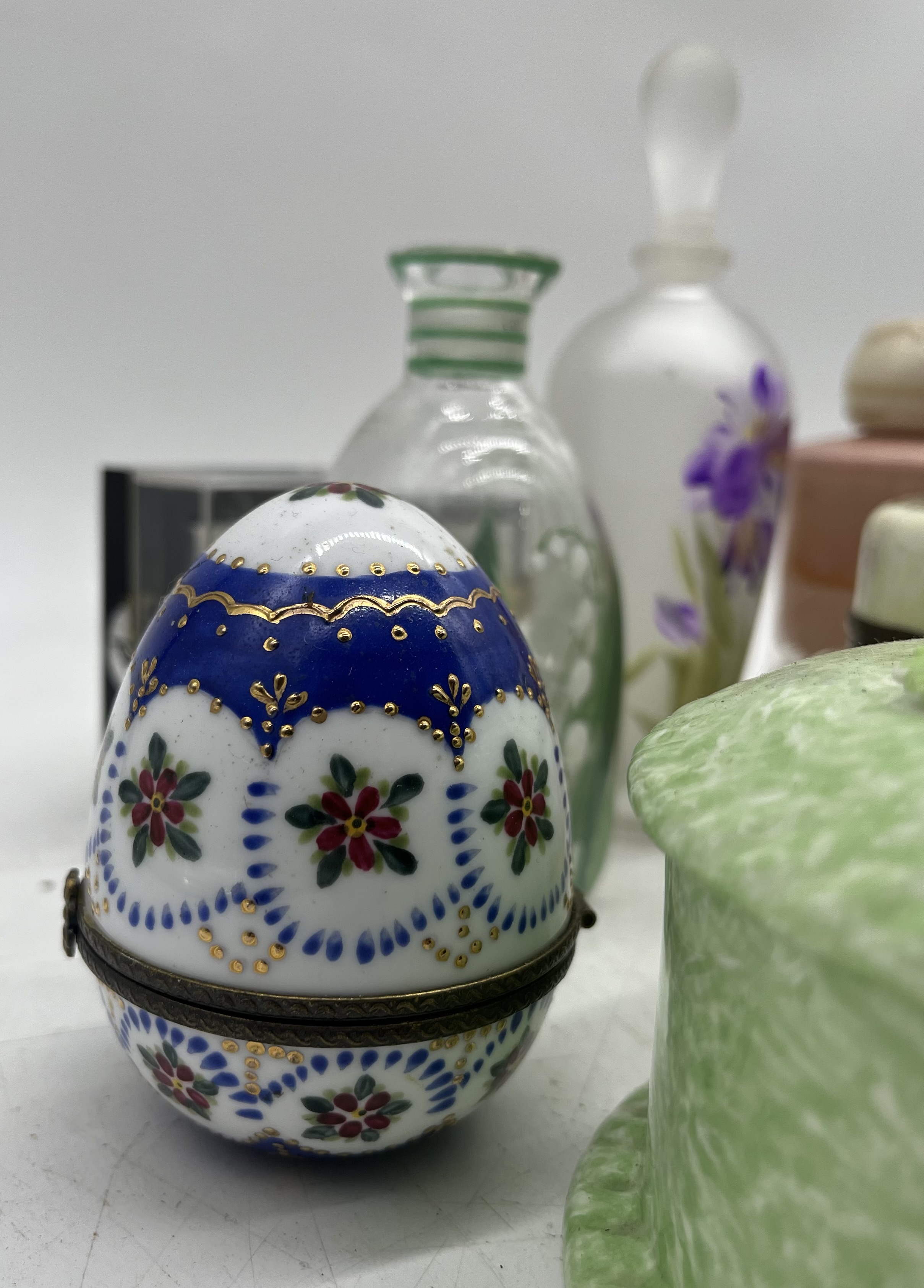 A collection of scent bottles, dressing table pots including Crown Derby etc - Image 23 of 29
