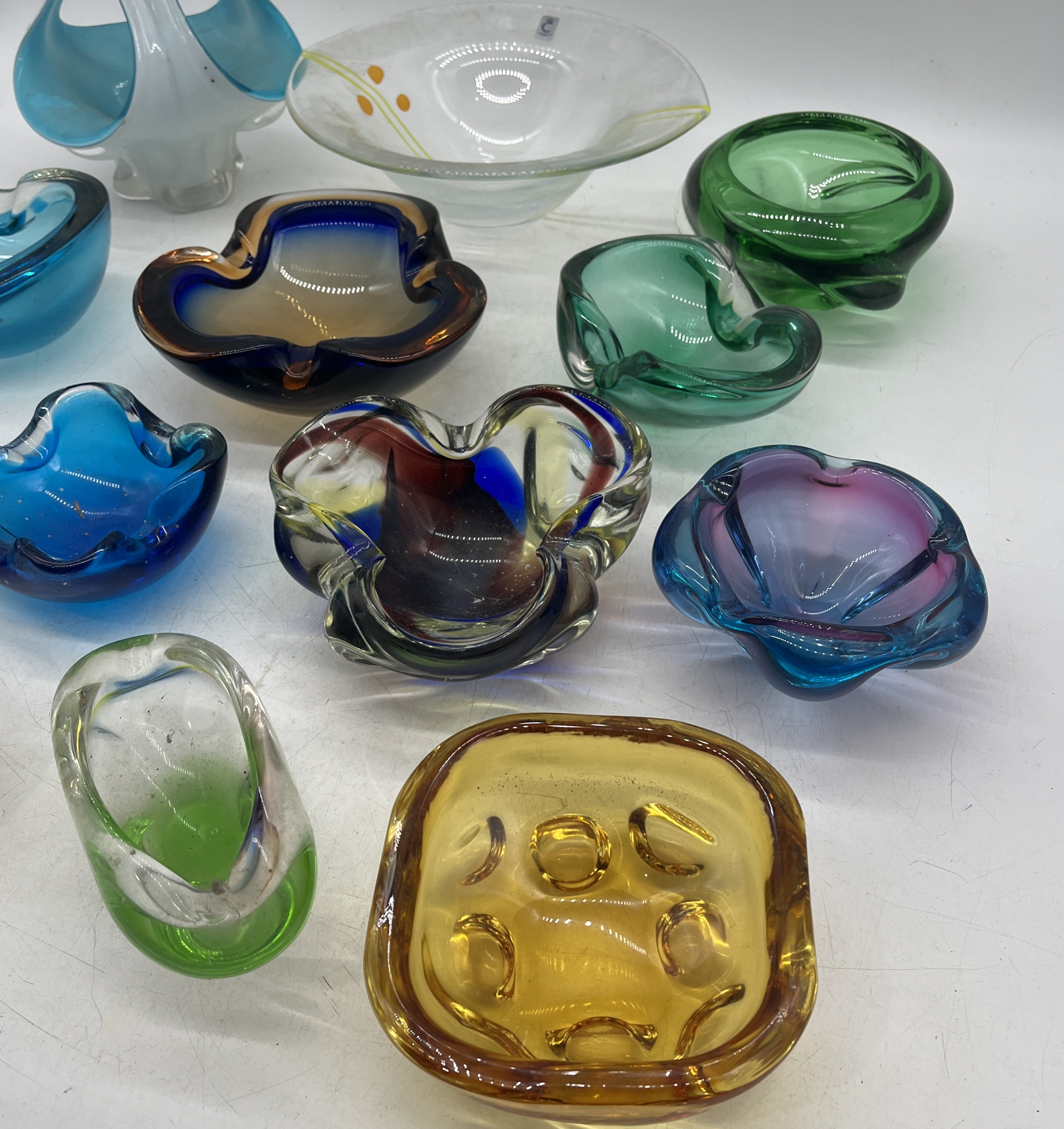 A collection of various art glass including Murano etc. - Image 3 of 5
