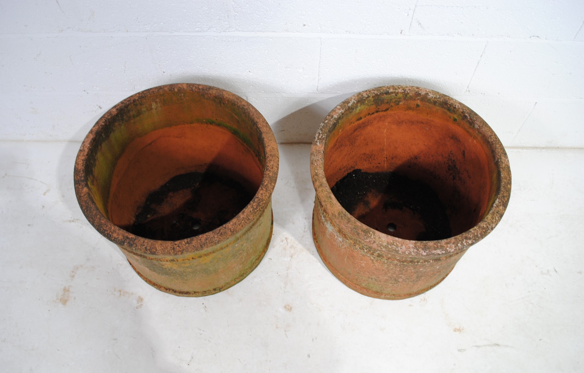 A pair of large weathered terracotta garden pots of cylindrical form - diameter 50cm, height 39cm - Image 4 of 4