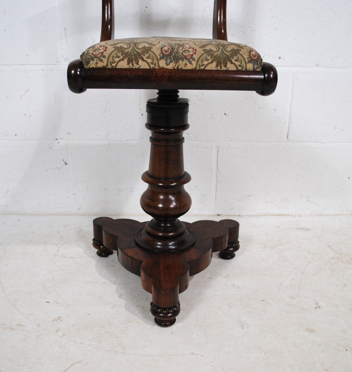 A Victorian rosewood harpists stool, with rotating upholstered seat, raised on turned trefoil base - Image 3 of 7