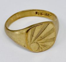A 9ct gold signet ring, size W 1/2, weight 5.2g
