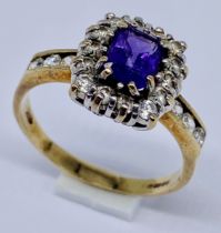 A 9ct gold amethyst cluster ring, size R