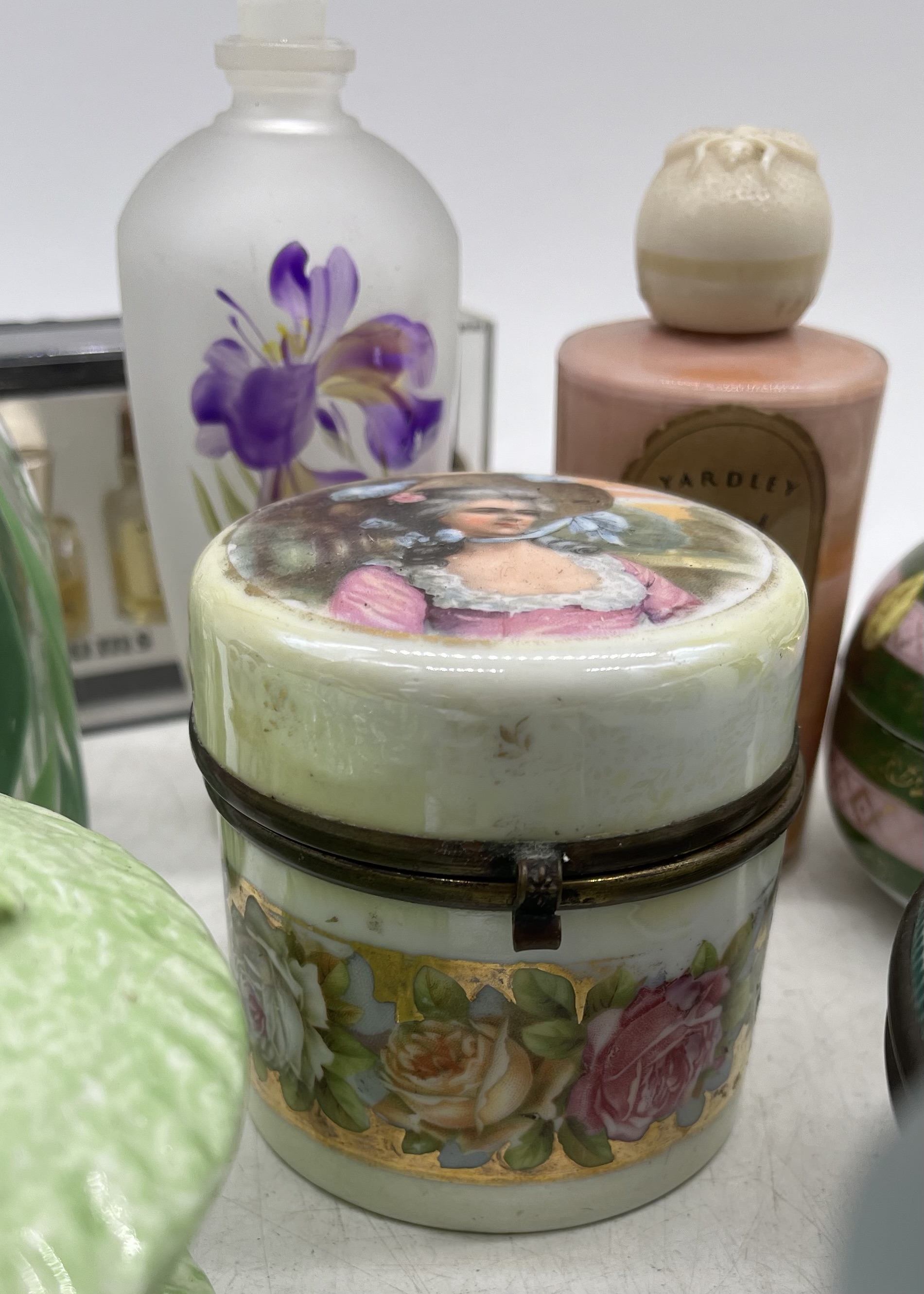 A collection of scent bottles, dressing table pots including Crown Derby etc - Image 25 of 29