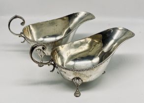 A pair of hallmarked silver sauceboats, Chester 1913/14, Jay Richard Attenborough Ltd, total