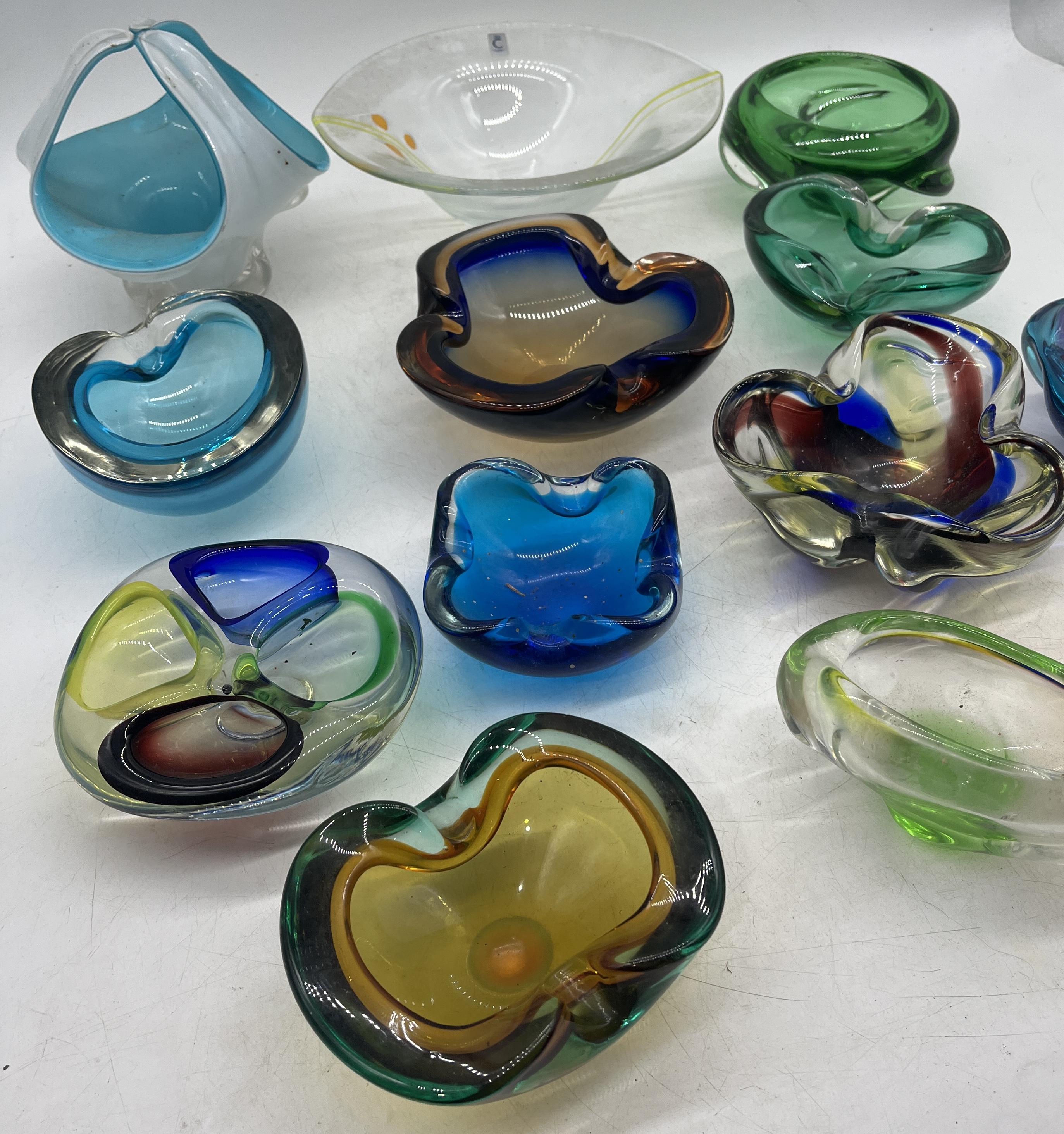 A collection of various art glass including Murano etc. - Image 4 of 5