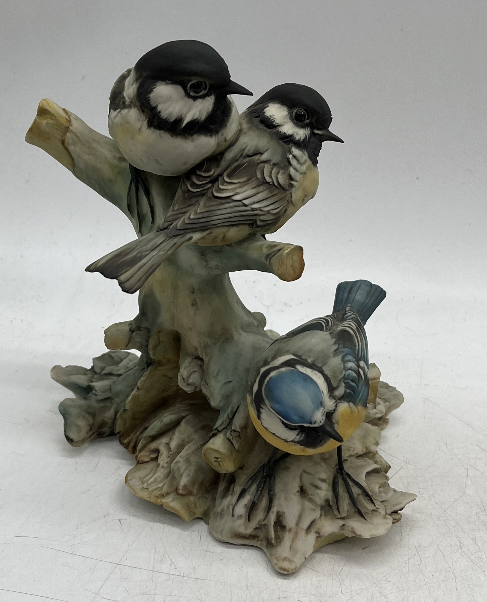 A collection of ceramic birds including two Kaiser limited edition pieces, Capodimonte, Nay etc. - Image 6 of 14