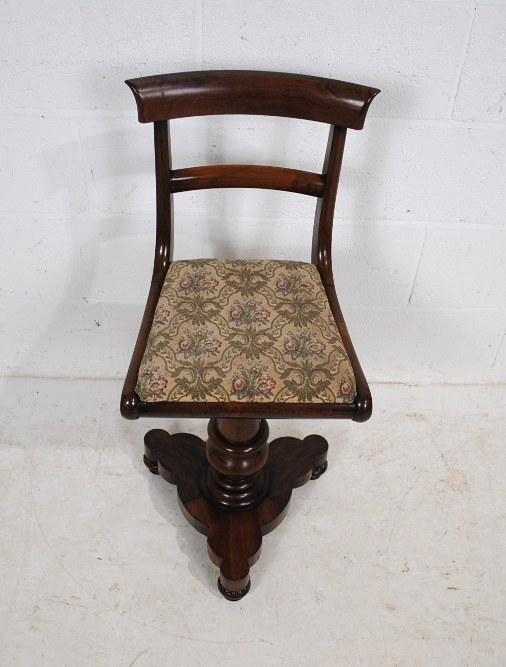 A Victorian rosewood harpists stool, with rotating upholstered seat, raised on turned trefoil base - Image 5 of 7