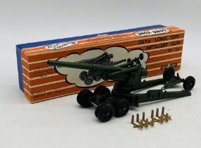 A boxed Crescent Toys die-cast military 155mm "Long Tom" Artillery Gun model (No 155)