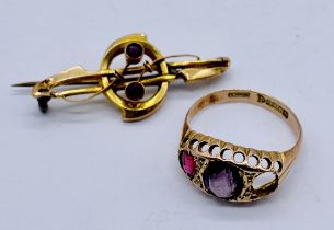 A scrap 9ct gold ring (1 stone missing) along with a 9ct gold brooch, total weight 3.8g