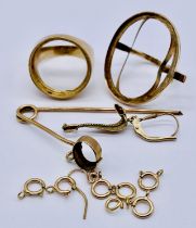 A collection of scrap 9ct gold, total weight 15.4g