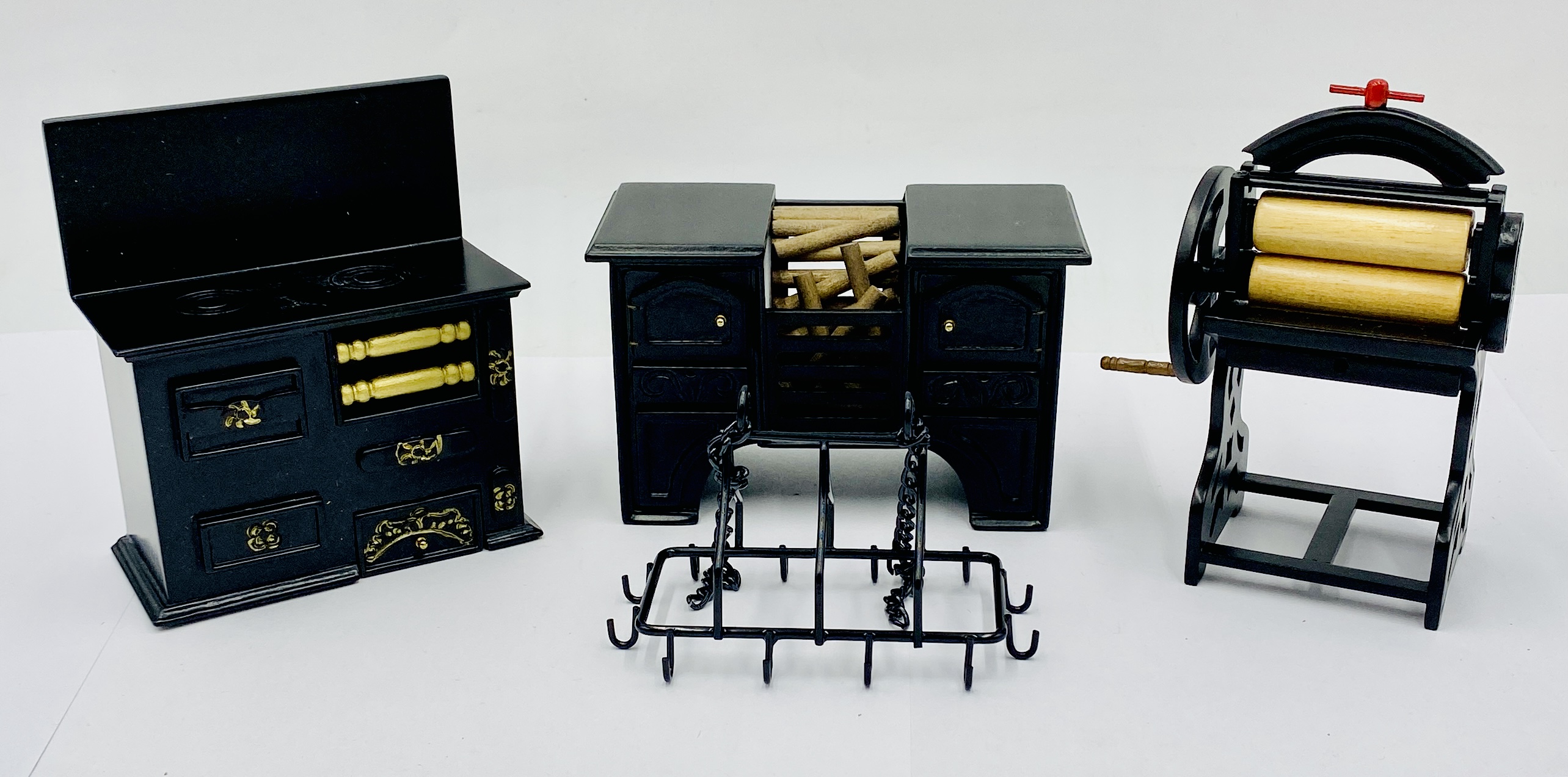 A collection of dolls house furniture and accessories including a ceramic bathroom suite, kitchen - Image 2 of 5