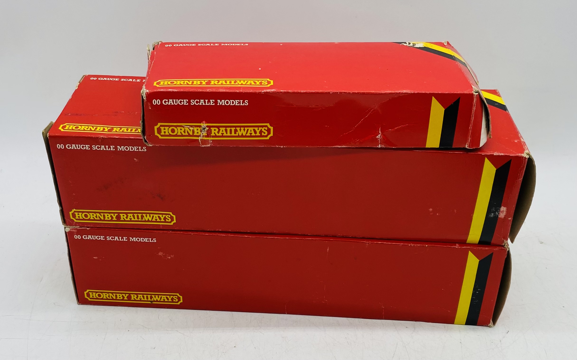 A collection of boxed Hornby Railways OO gauge buildings and accessories including Operating - Image 4 of 6
