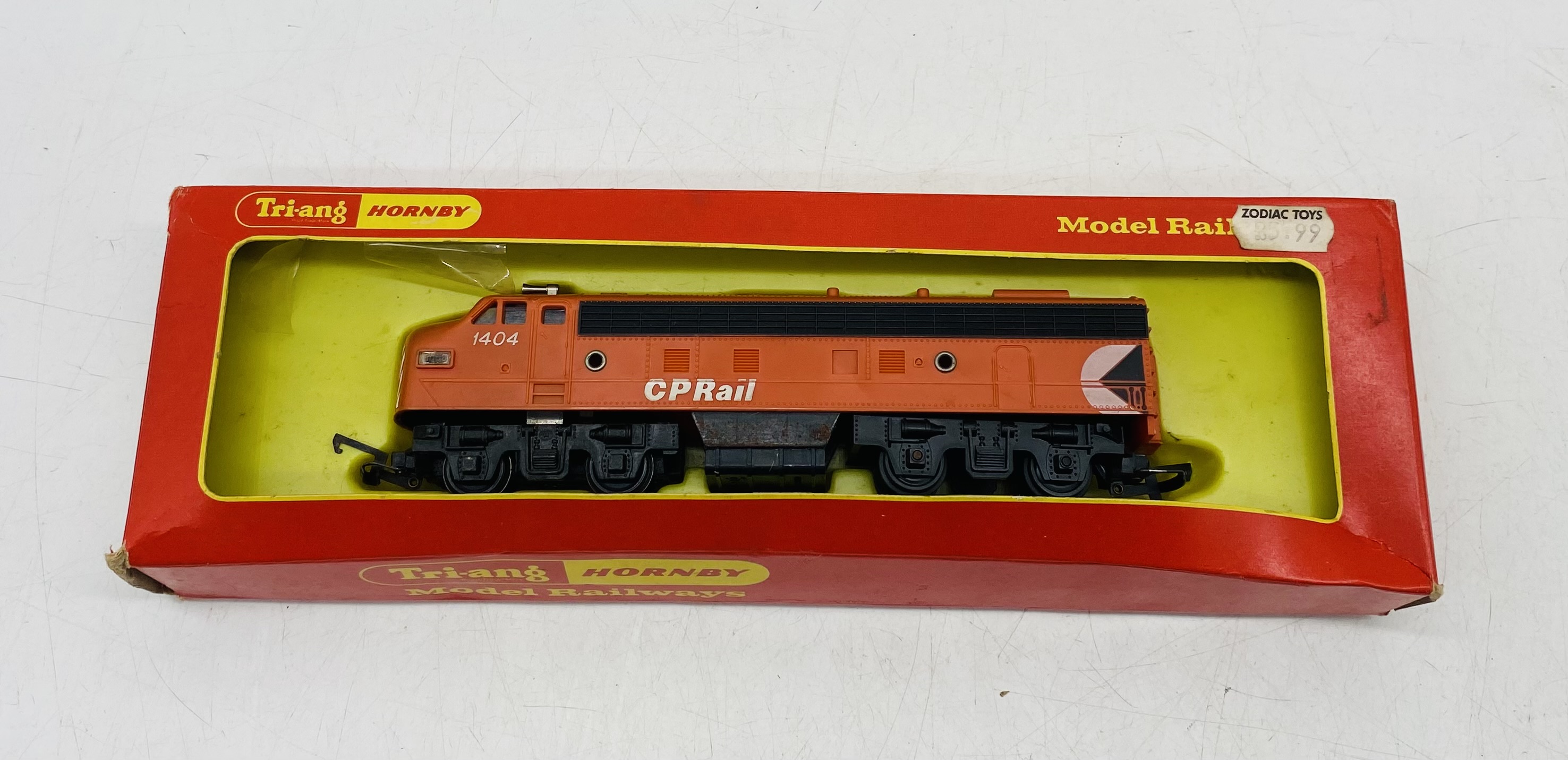 A boxed Hornby Railways OO gauge BR Class 47 "Mammoth" diesel locomotive (D1670) in green livery ( - Image 14 of 15