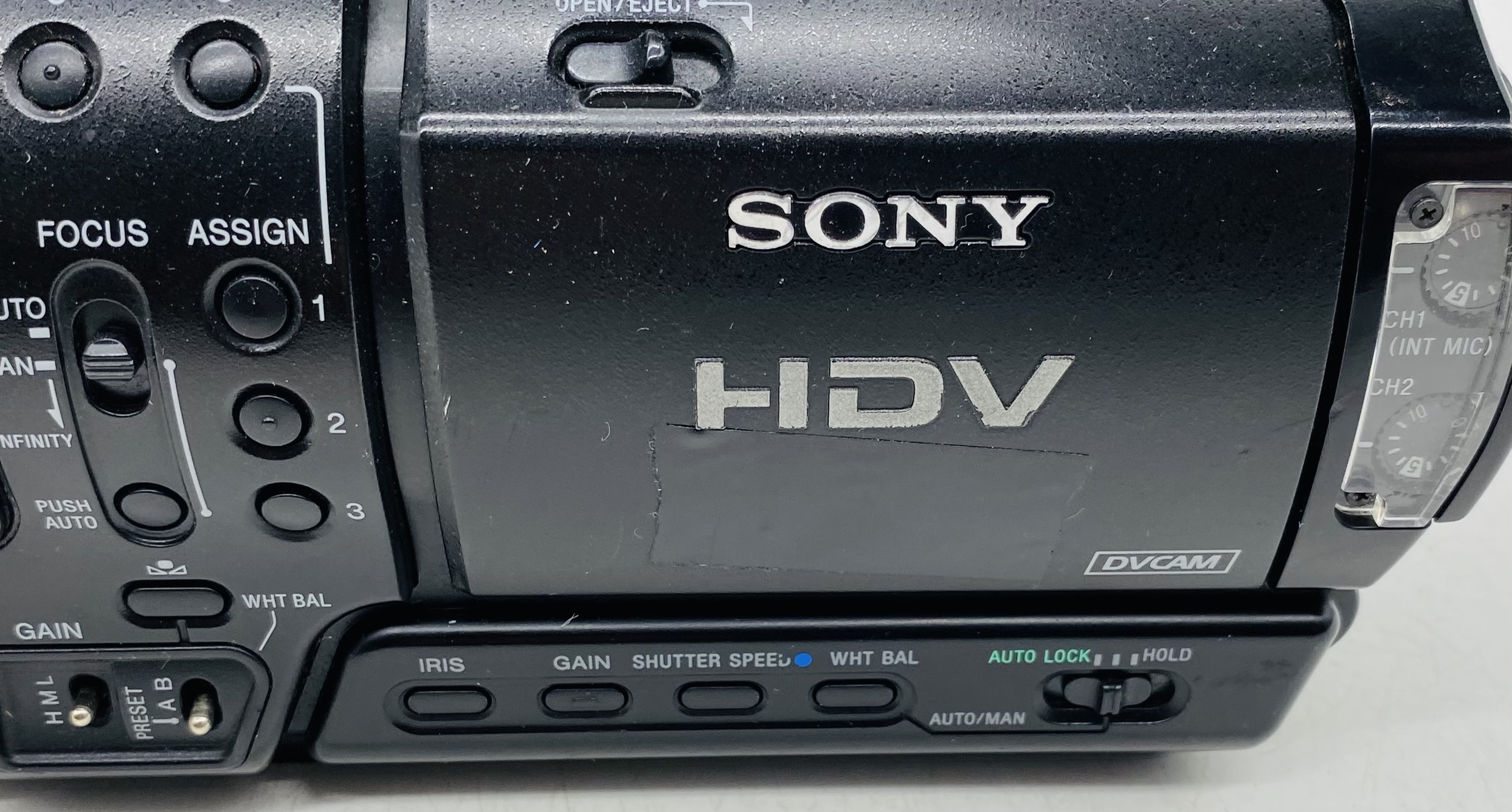 A vintage unboxed Sony Digital HDV 1080i Camera Recorder, along with cables, power unit and Sony - Image 6 of 8