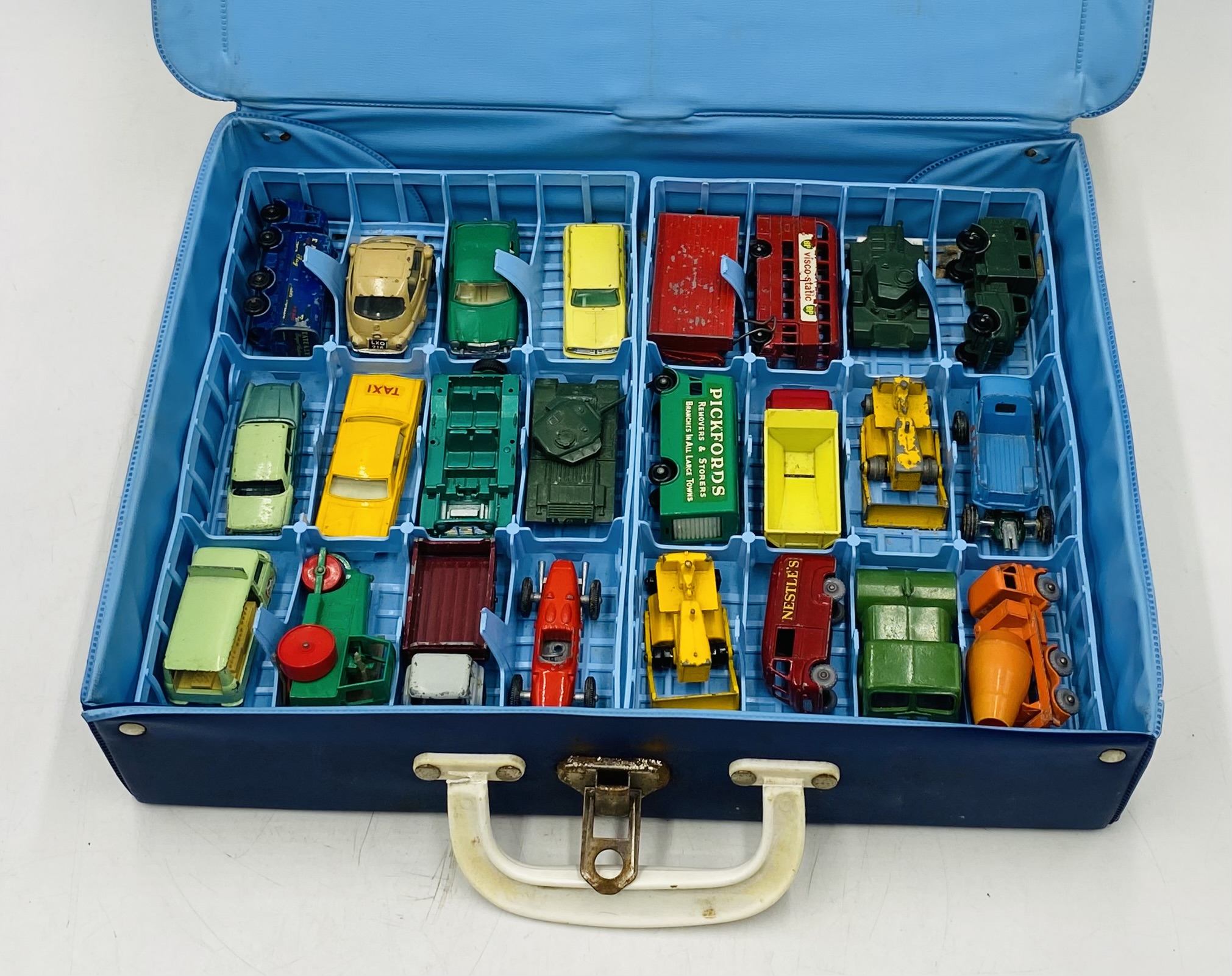 A Matchbox Series Collector's Case (No 41), full with die-cast vehicles - handle to carry case A/F - Image 4 of 6