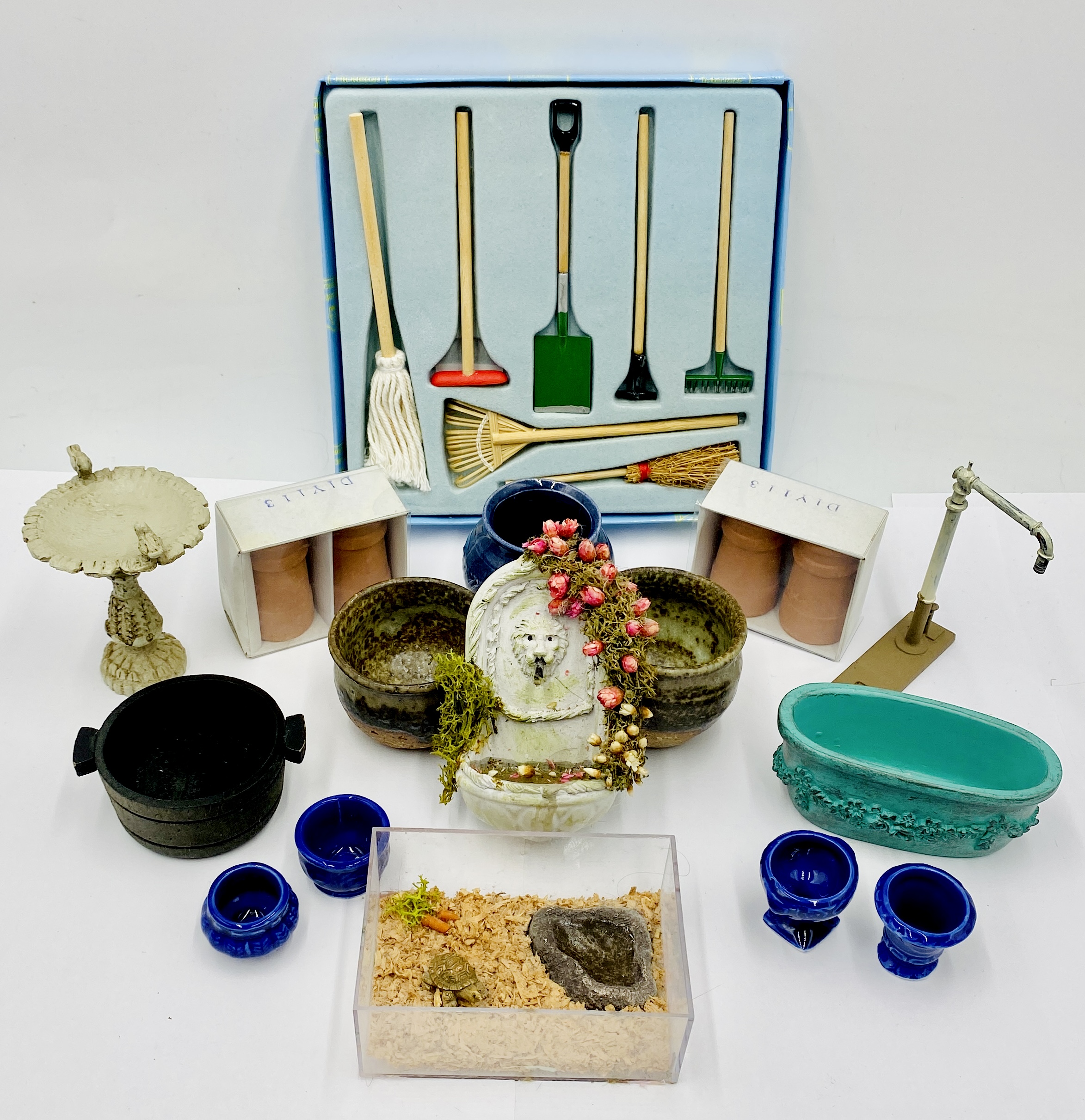A collection of dolls house accessories relating to the garden including benches, porch swing, table - Image 5 of 5