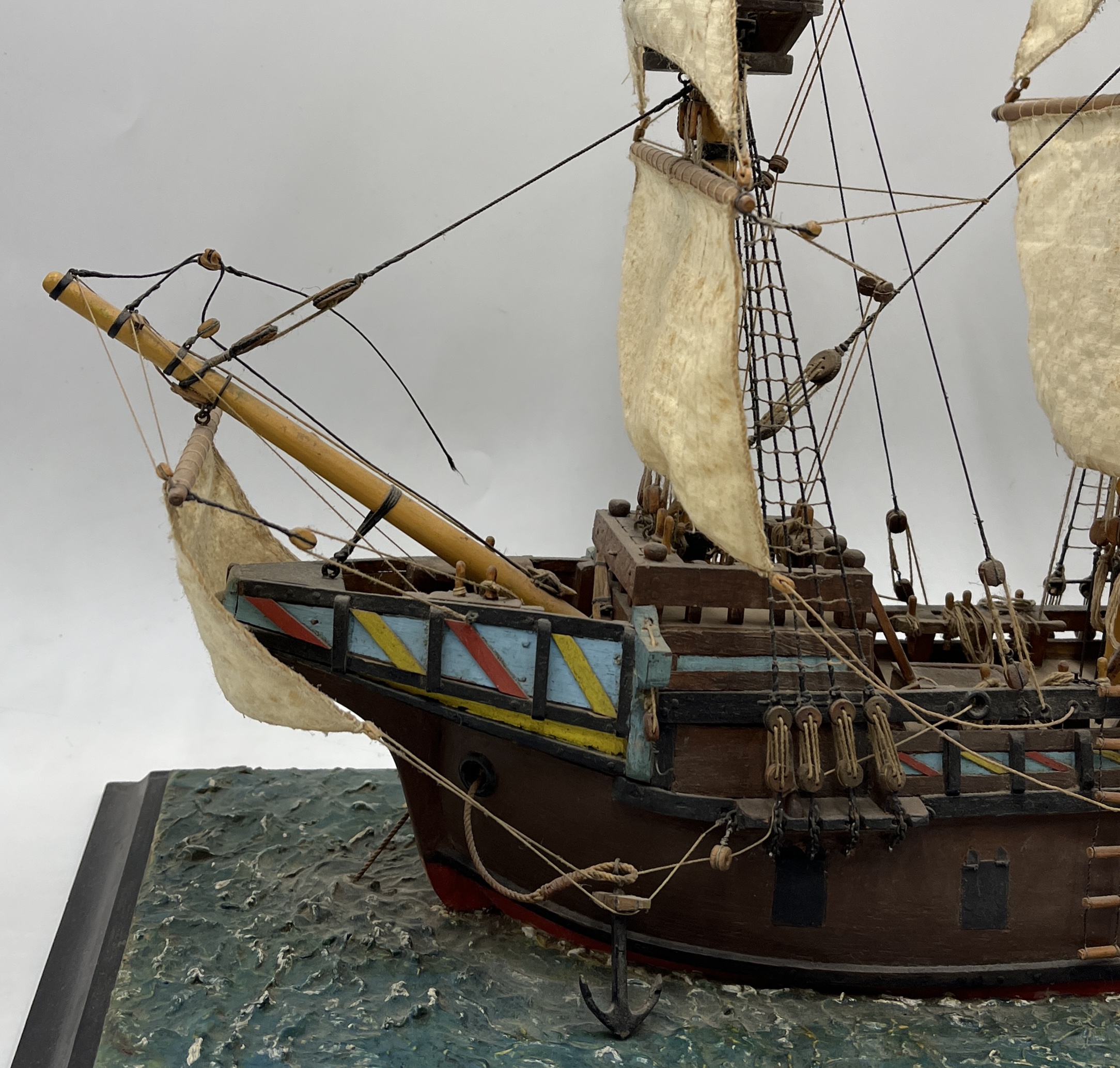 A collection of five model ships and boats - Image 3 of 15