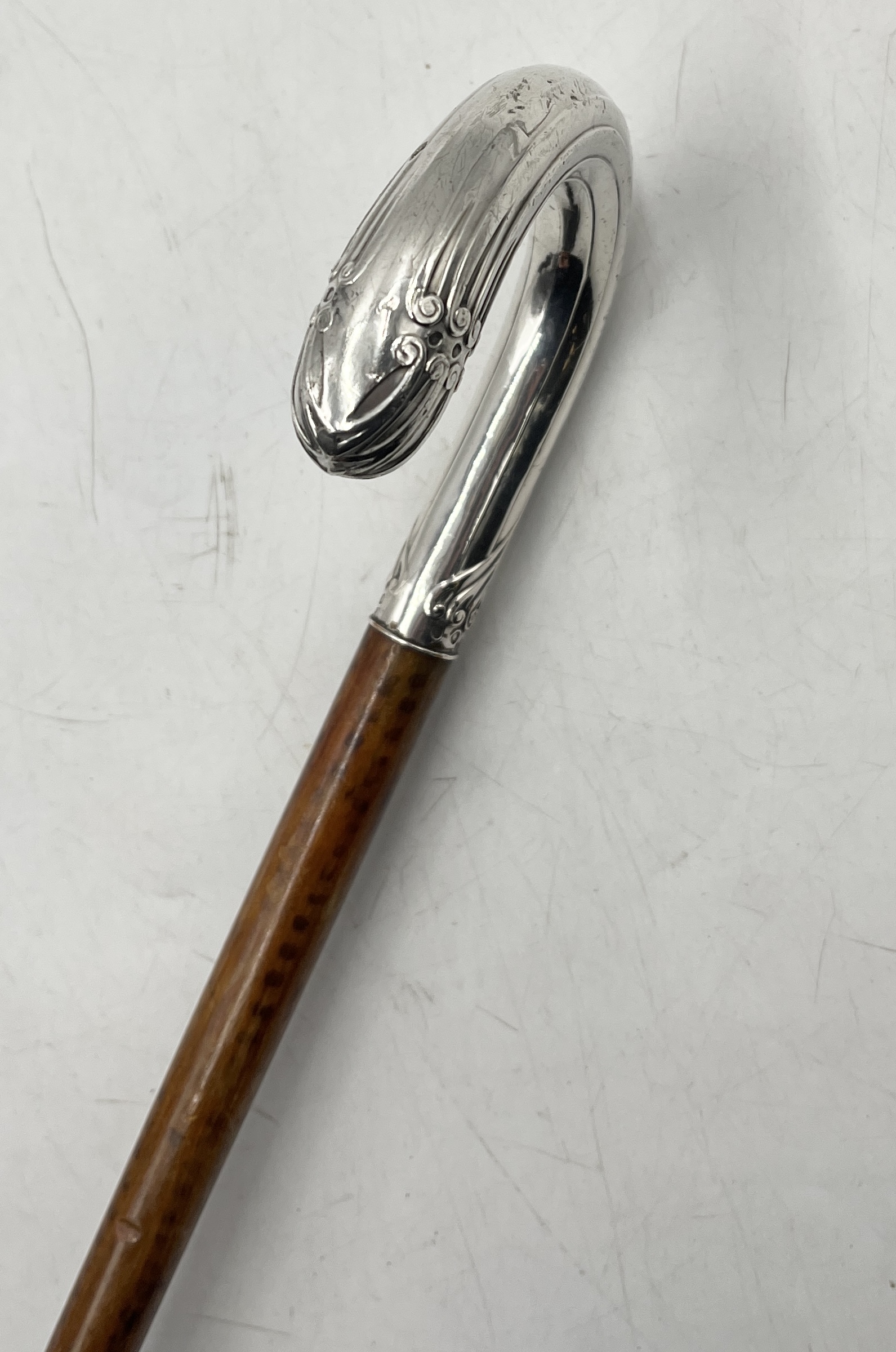A turn of the century walking stick with continental silver handle - Image 4 of 4