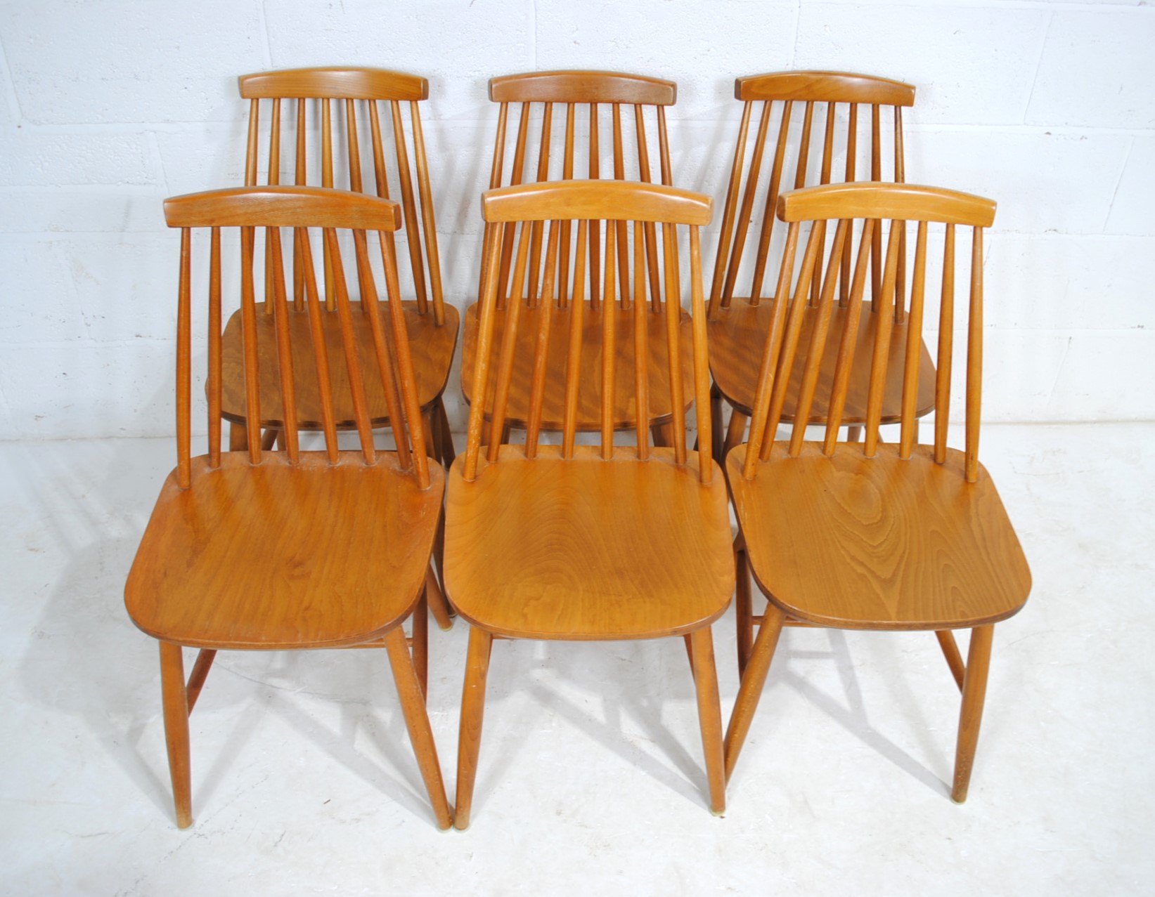 A set of six Ercol style stick-back chairs - Image 4 of 5