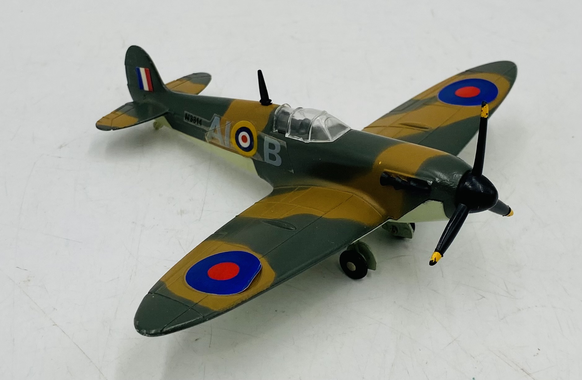 A vintage boxed Dinky Toys "Battle of Britain" Spitfire Mk II die-cast model (No 719) - Image 3 of 7