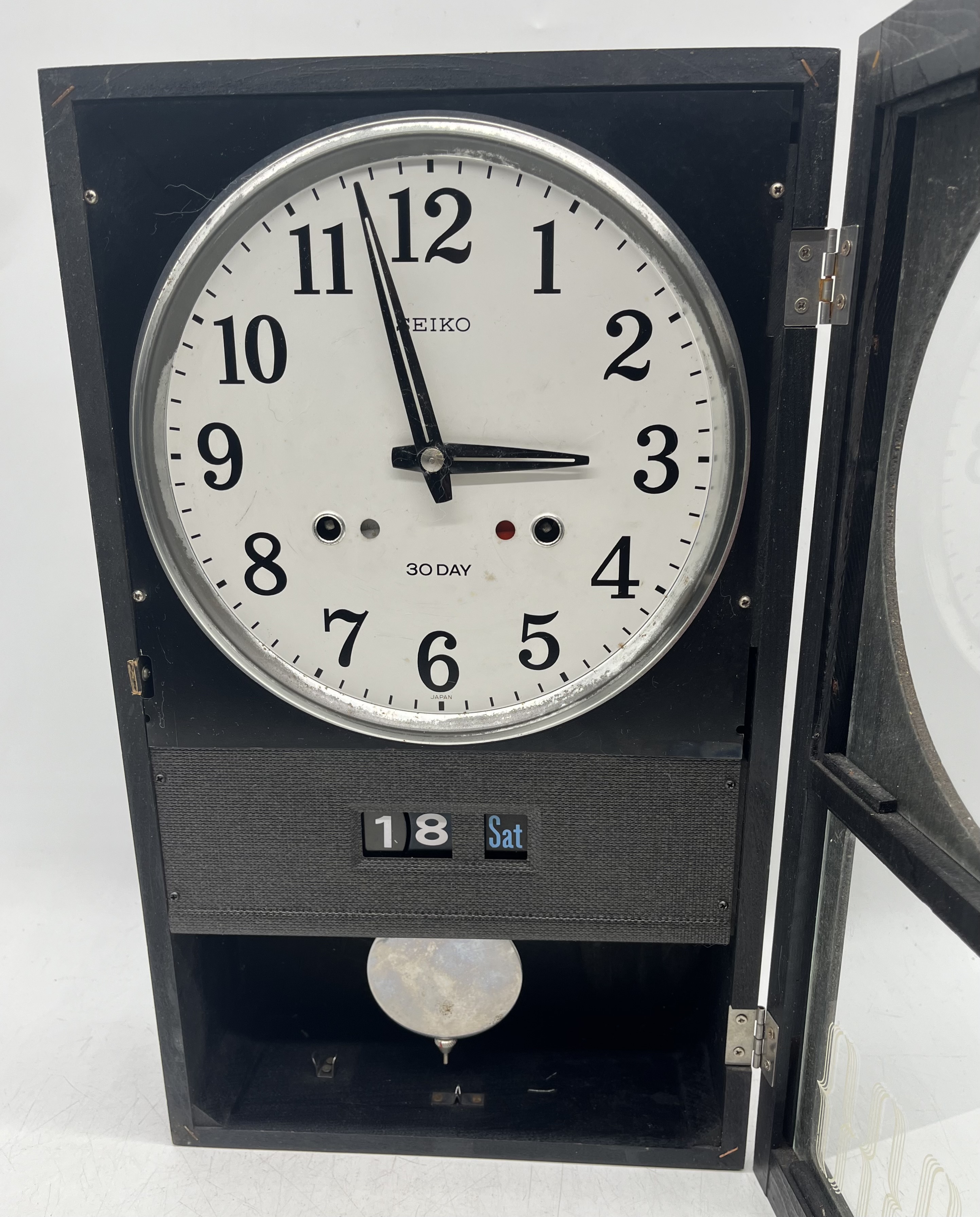 A mid-century Seiko 30-day wall clock with key. Height 43cm - Image 4 of 5