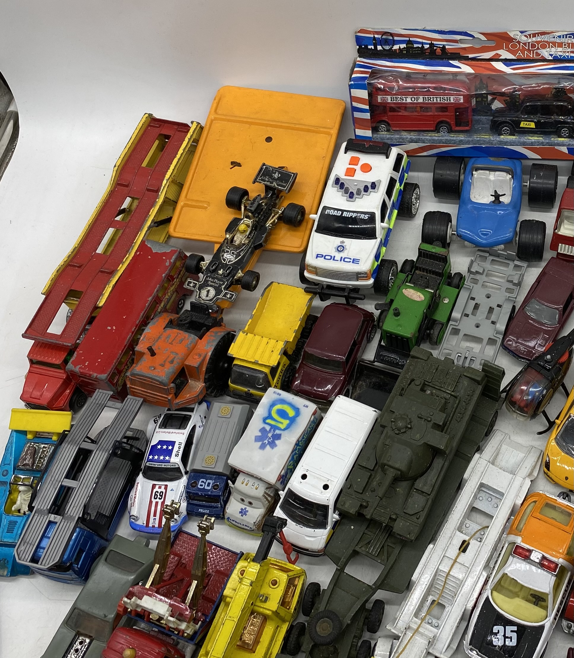 A collection of playworn die-cast vehicles including Matchbox, Tonka, Corgi Toys, Lesney etc - Image 3 of 5