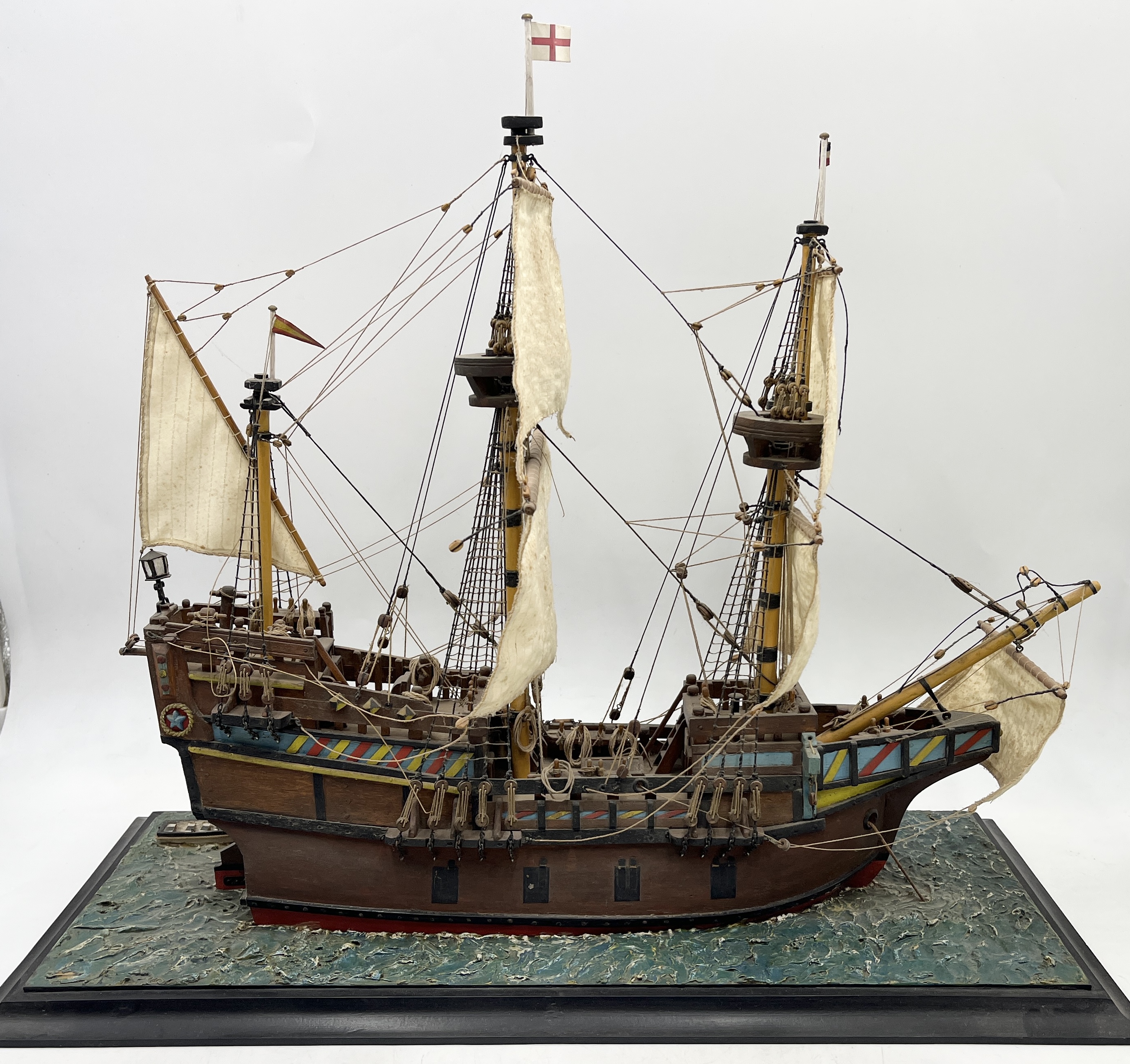 A collection of five model ships and boats - Image 5 of 15