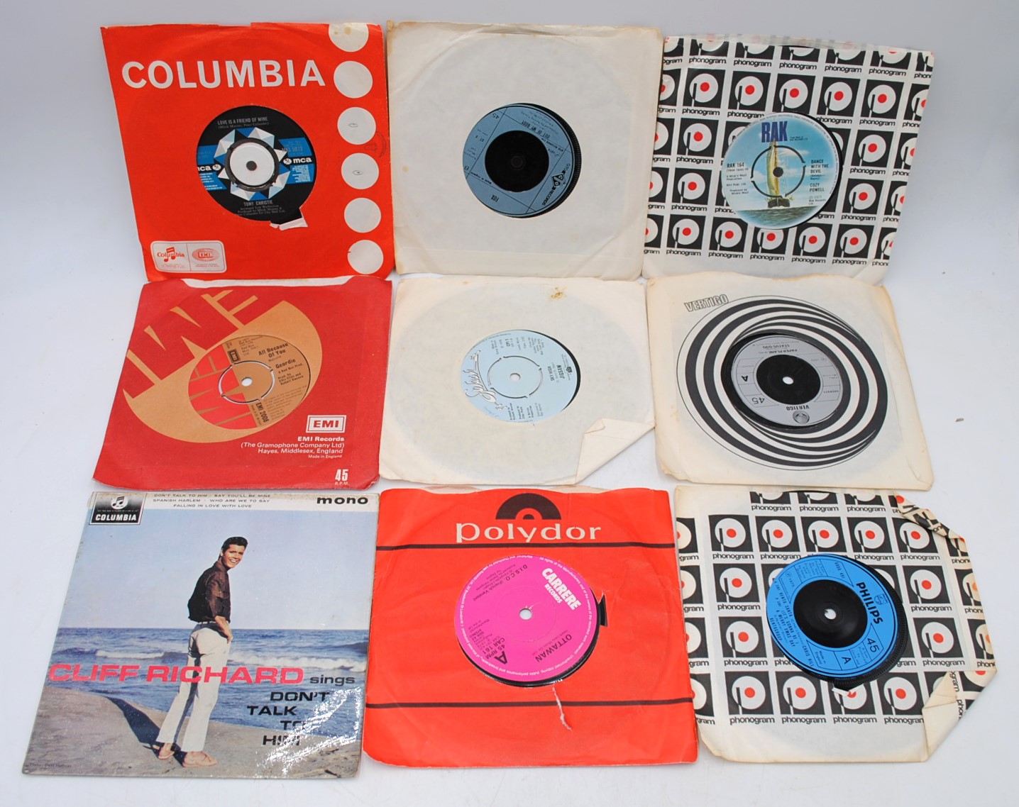 A quantity of various 7" vinyl records, including The Beatles, The Fortunes, The Sweet, Slade, The - Image 4 of 4